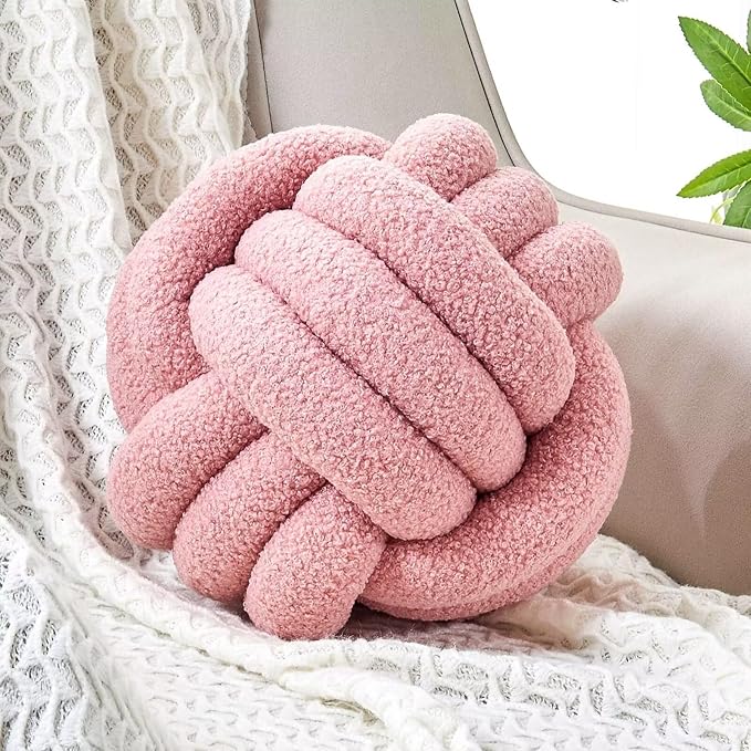 Knot Pillow Ball