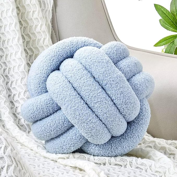 Knot Pillow Ball