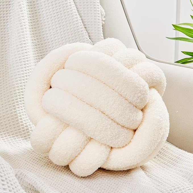 Knot Pillow Ball